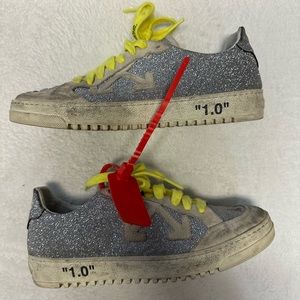 Off-White silver glitter sneakers. Women’s US size 6. Awesome statement piece.